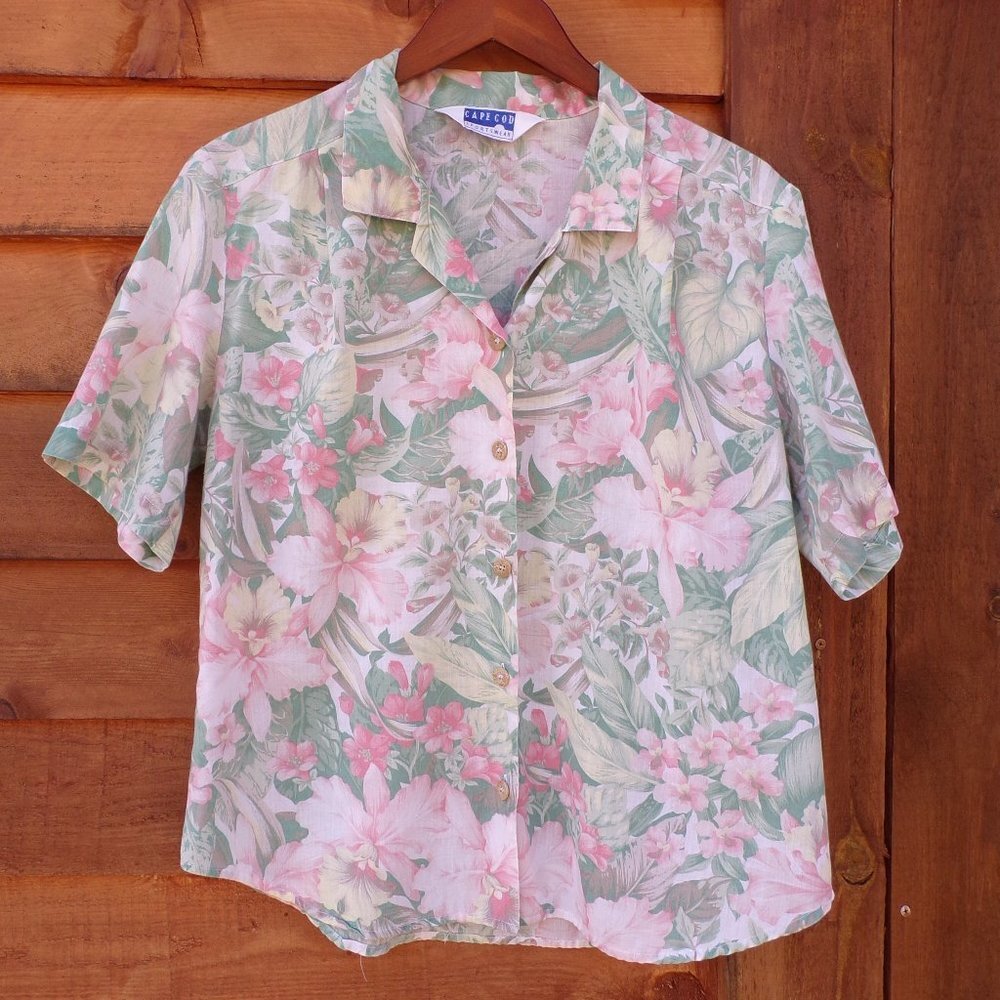 Vintage Cape Cod Sportswear Women's Floral Button Up Shirt.